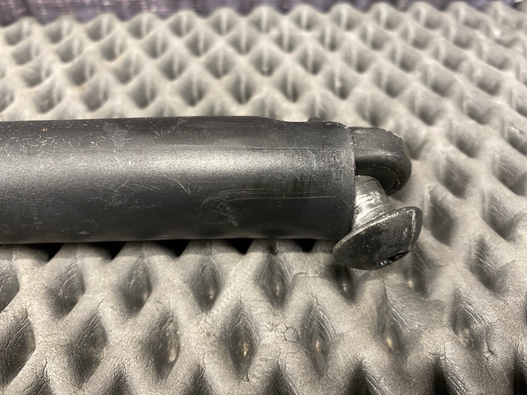 Амортизатор багажника, 560 рублей, Красноярск