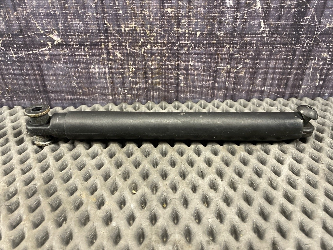 Амортизатор багажника, 560 рублей, Красноярск