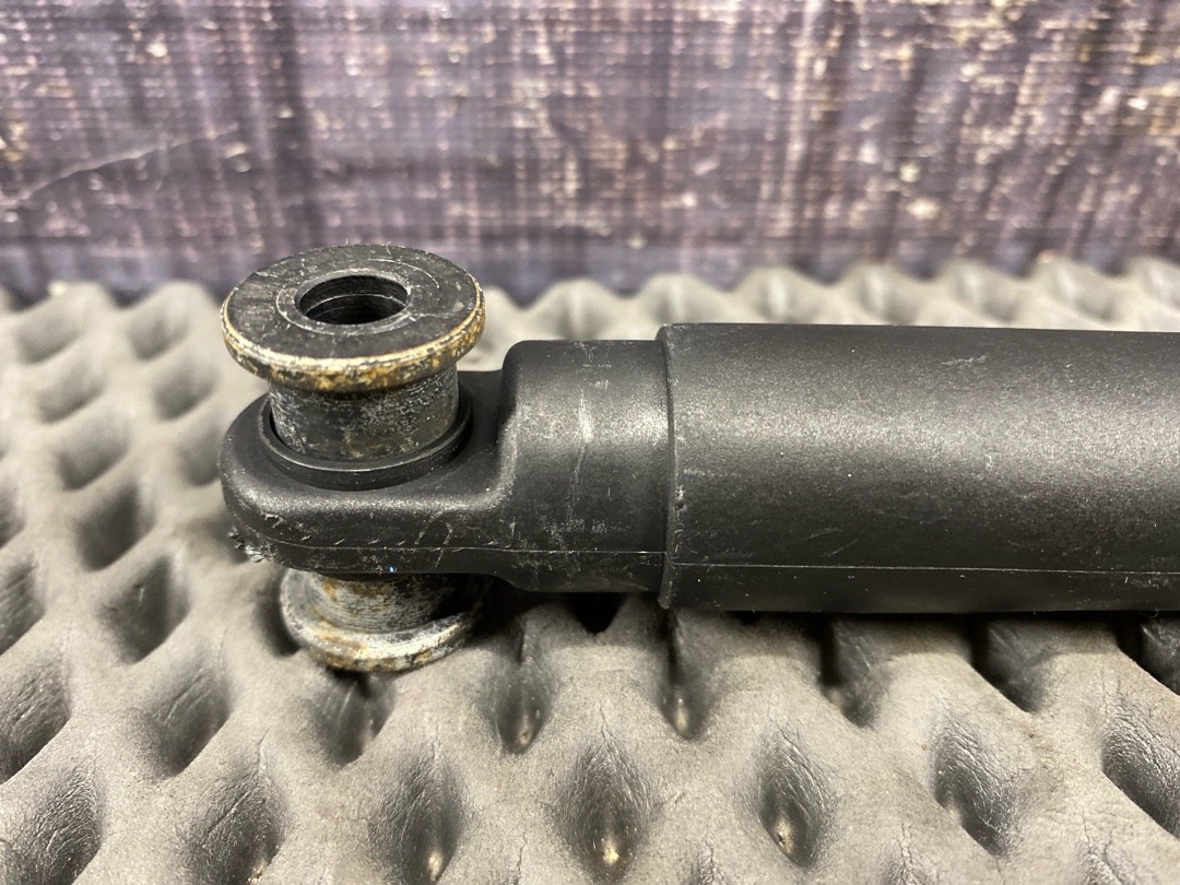 Амортизатор багажника, 560 рублей, Красноярск