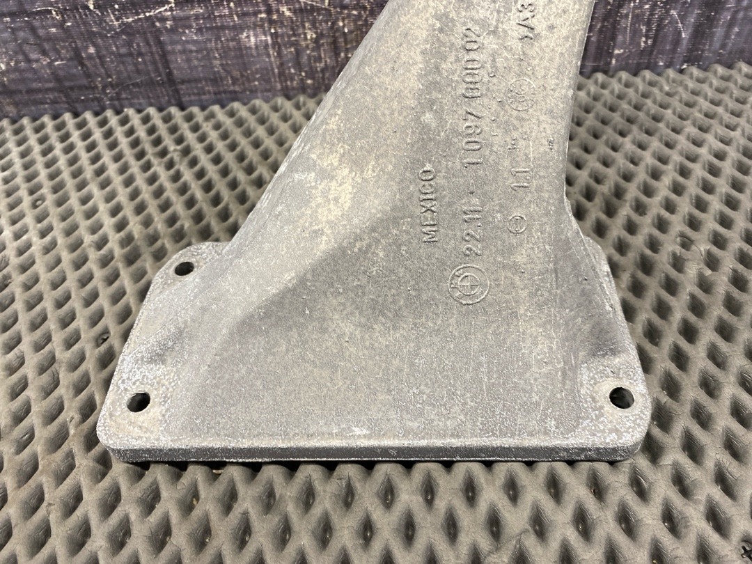 Кронштейн двигателя, 2990 рублей, Красноярск