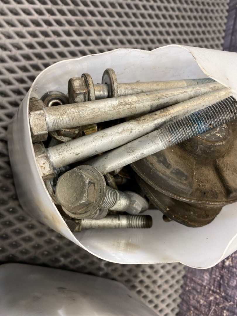 Болты и гайки, 4730 рублей, Красноярск