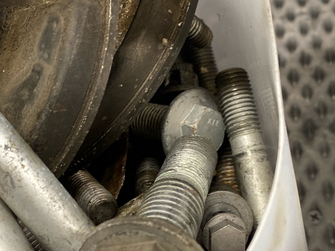 Болты и гайки, 4730 рублей, Красноярск