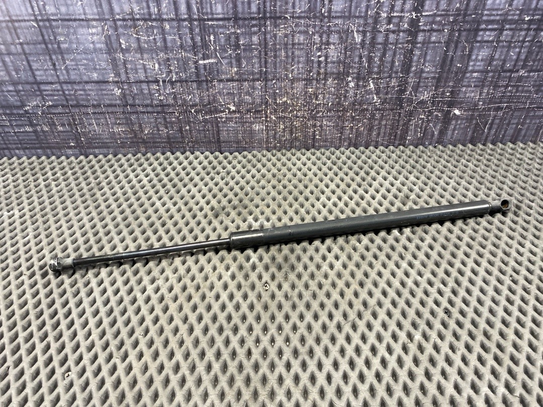 Амортизатор багажника, 930 рублей, Красноярск