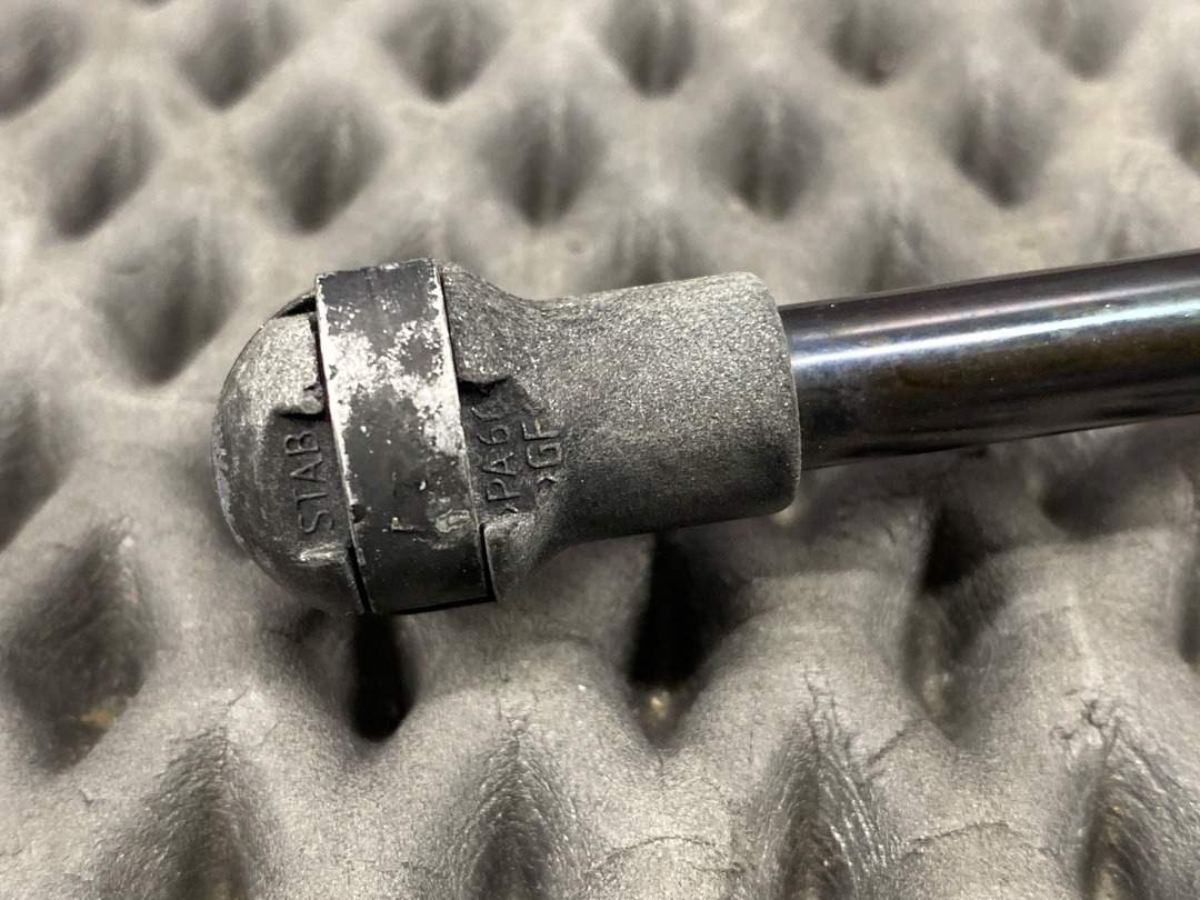 Амортизатор багажника, 930 рублей, Красноярск