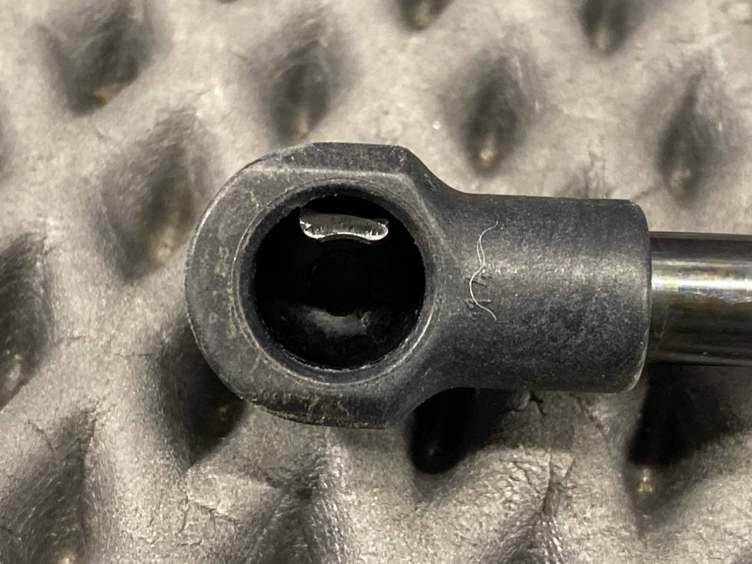 Амортизатор багажника, 930 рублей, Красноярск