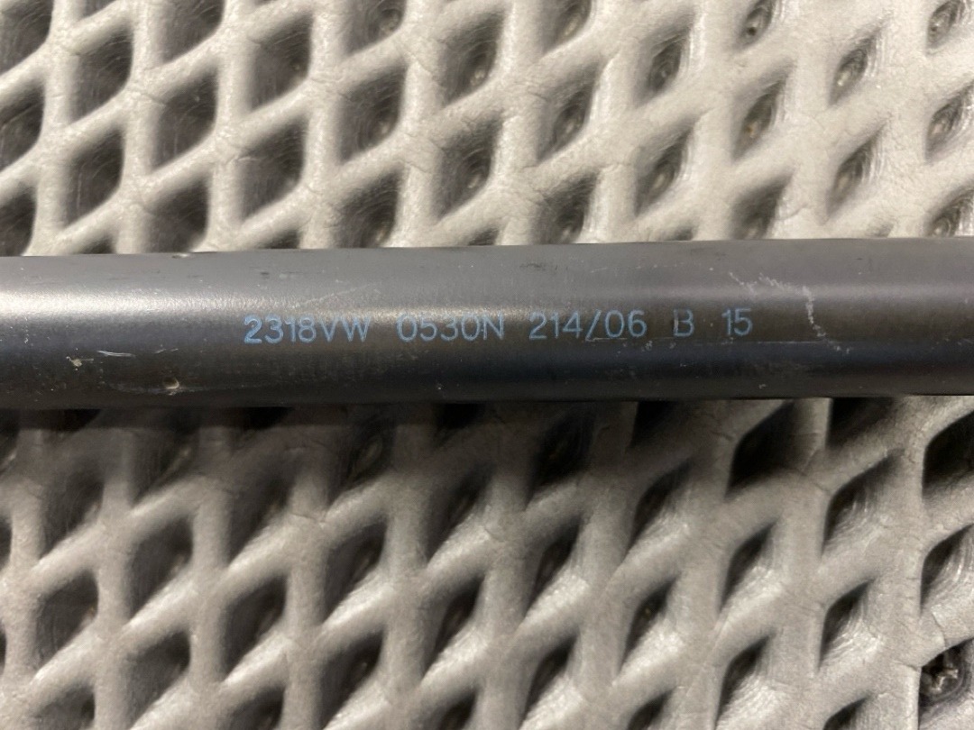 Амортизатор багажника, 930 рублей, Красноярск