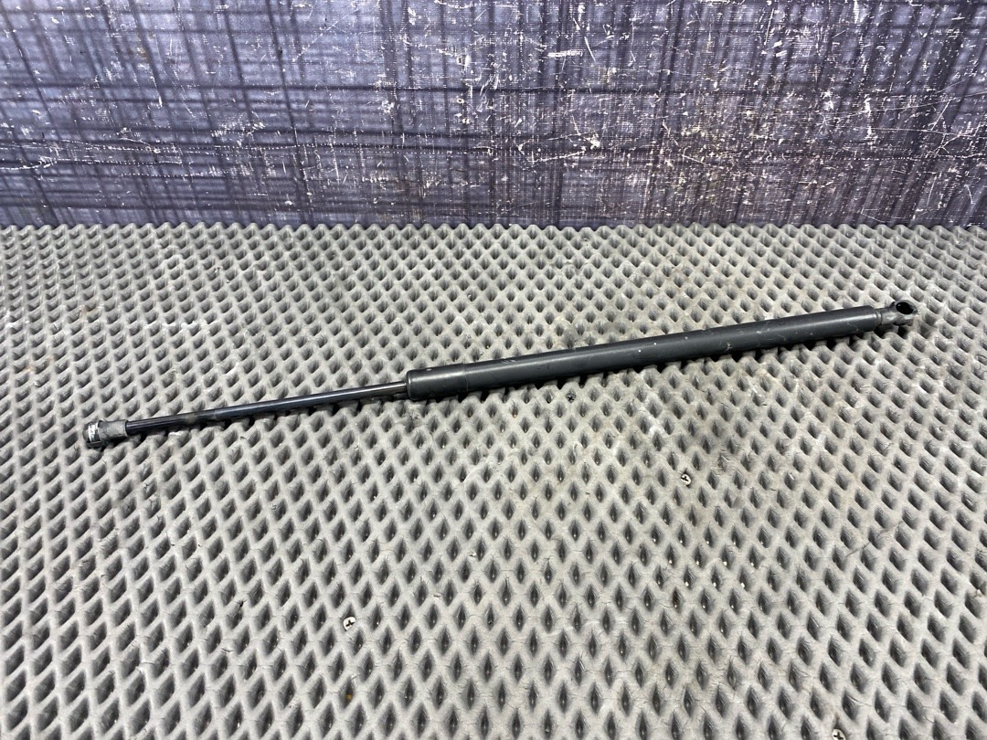 Амортизатор багажника, 930 рублей, Красноярск