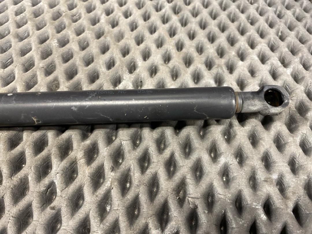 Амортизатор багажника, 930 рублей, Красноярск