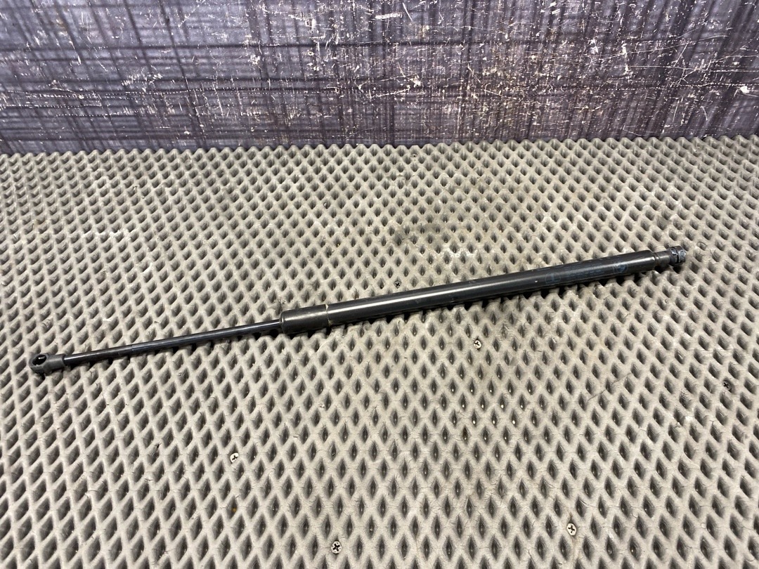 Амортизатор багажника, 930 рублей, Красноярск