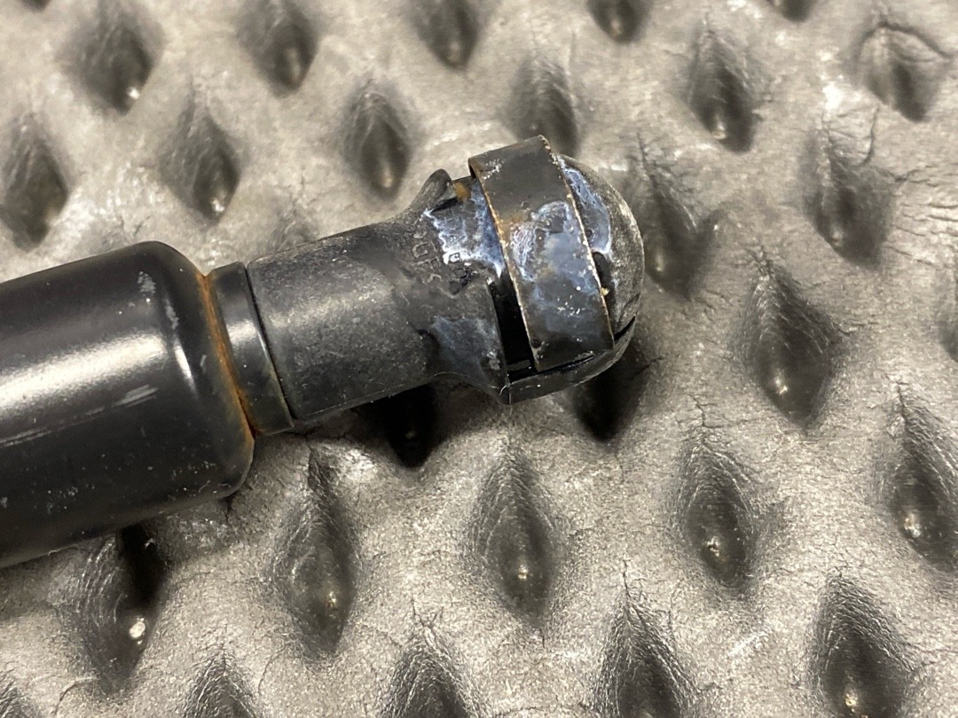 Амортизатор багажника, 930 рублей, Красноярск