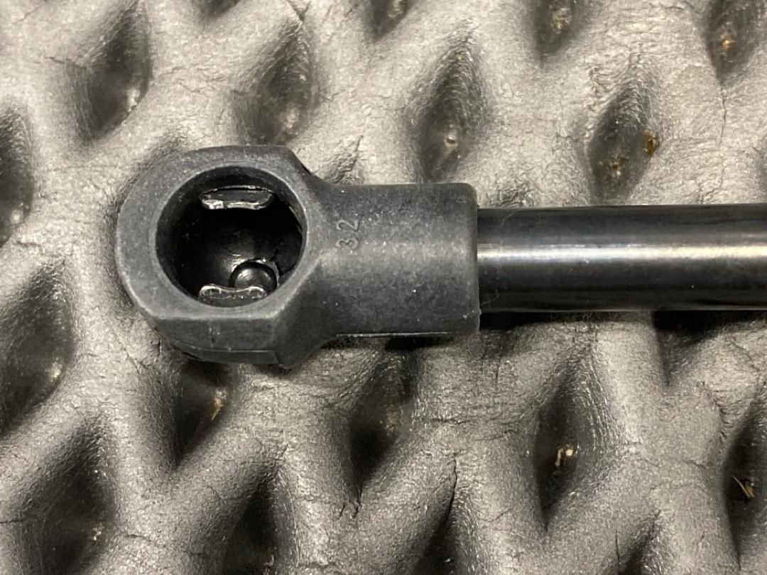 Амортизатор багажника, 930 рублей, Красноярск