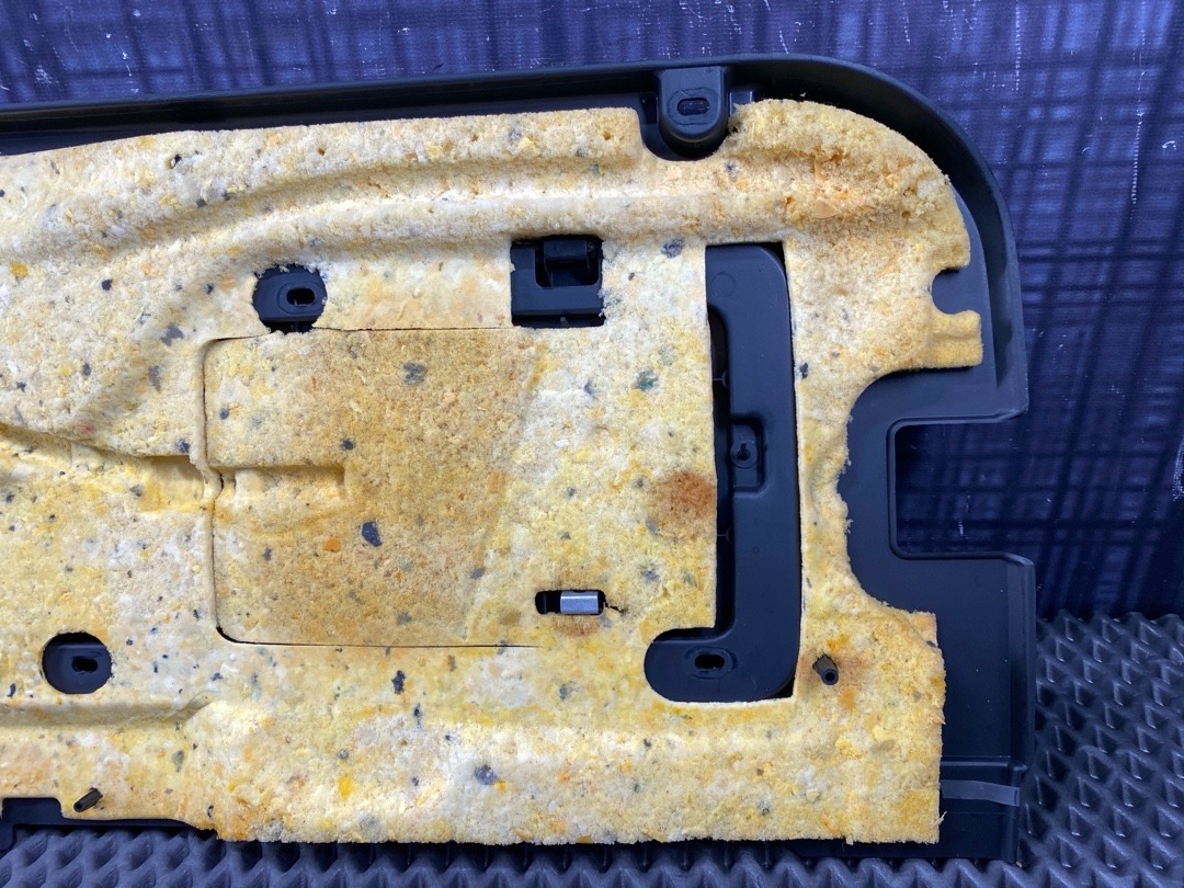 Обшивка крышки багажника, 1420 рублей, Красноярск