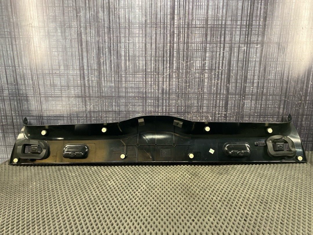 Пластик крышки багажника, 860 рублей, Красноярск