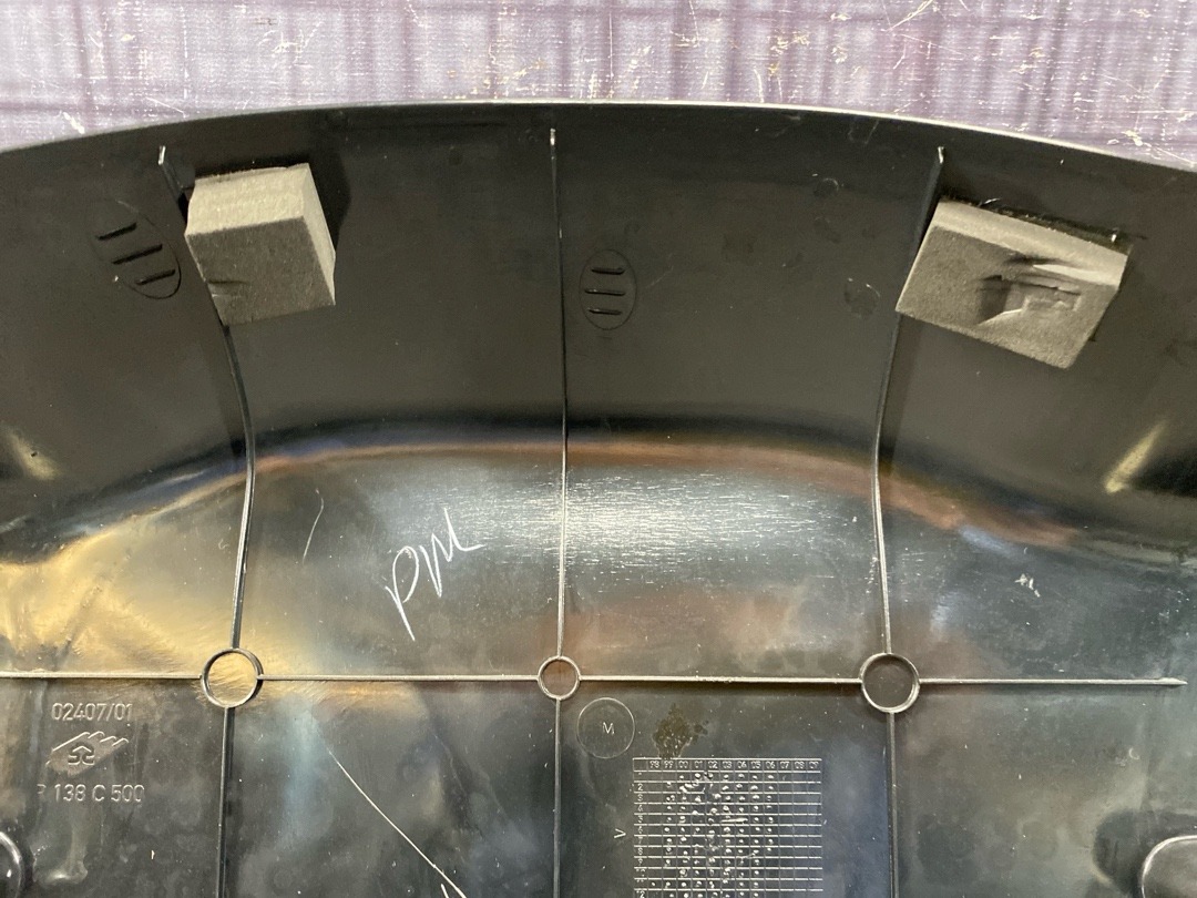 Пластик крышки багажника, 860 рублей, Красноярск