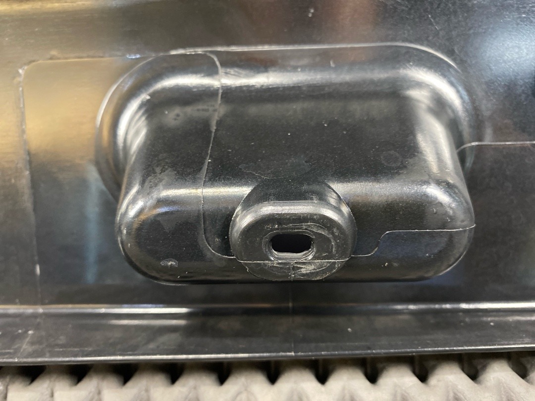 Пластик крышки багажника, 860 рублей, Красноярск