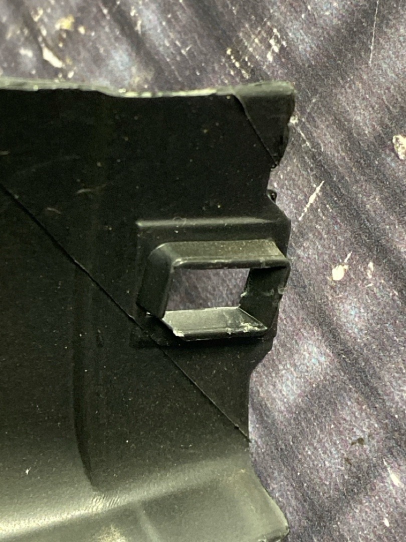 Пластик крышки багажника, 860 рублей, Красноярск