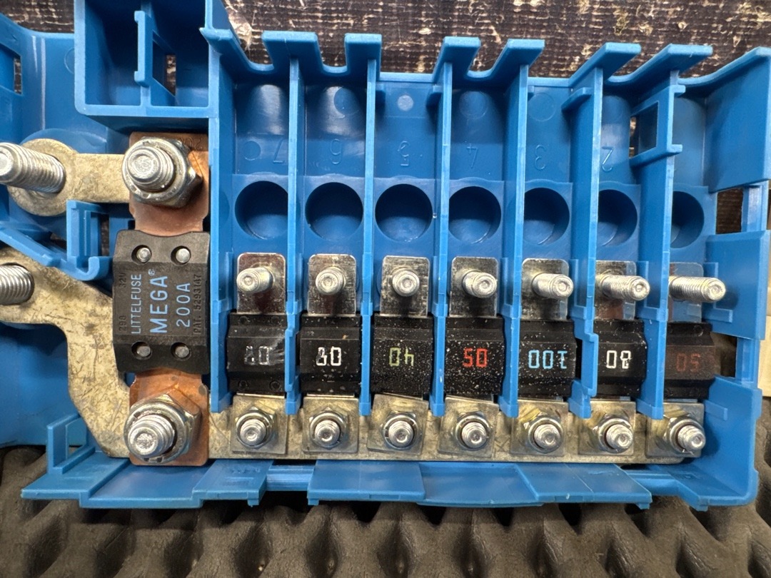 Блок предохранителей, 1230 рублей, Красноярск