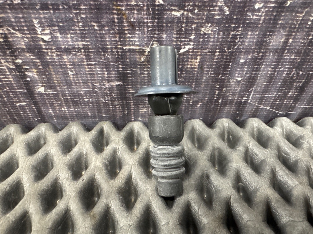 Направляющая замка лючка бензобака, 620 рублей, Красноярск