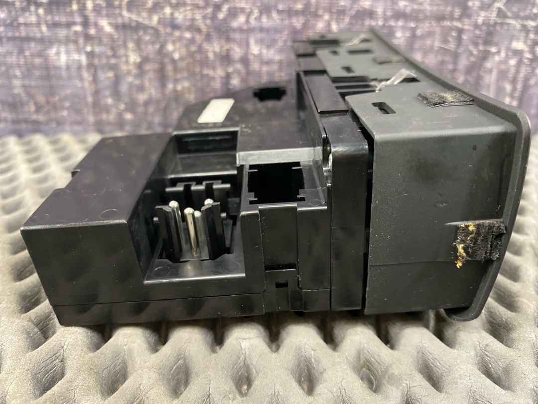 Кнопка стеклоподъемника, 1240 рублей, Красноярск