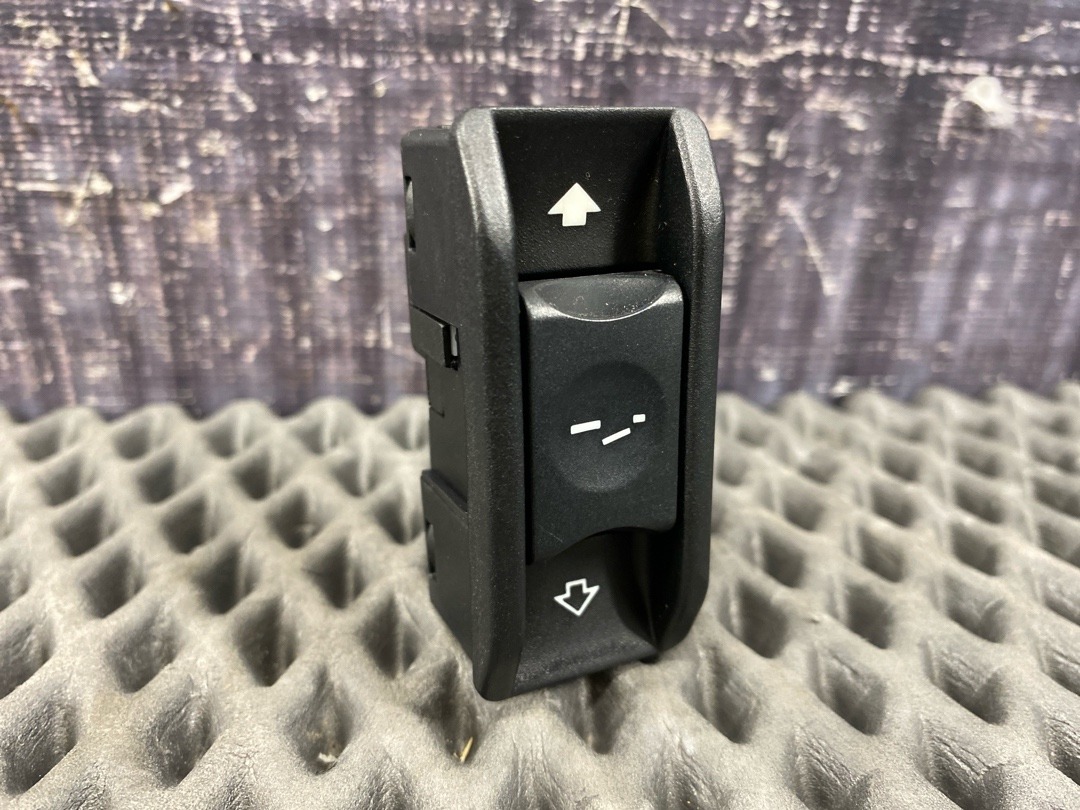 Кнопка люка, 1030 рублей, Красноярск