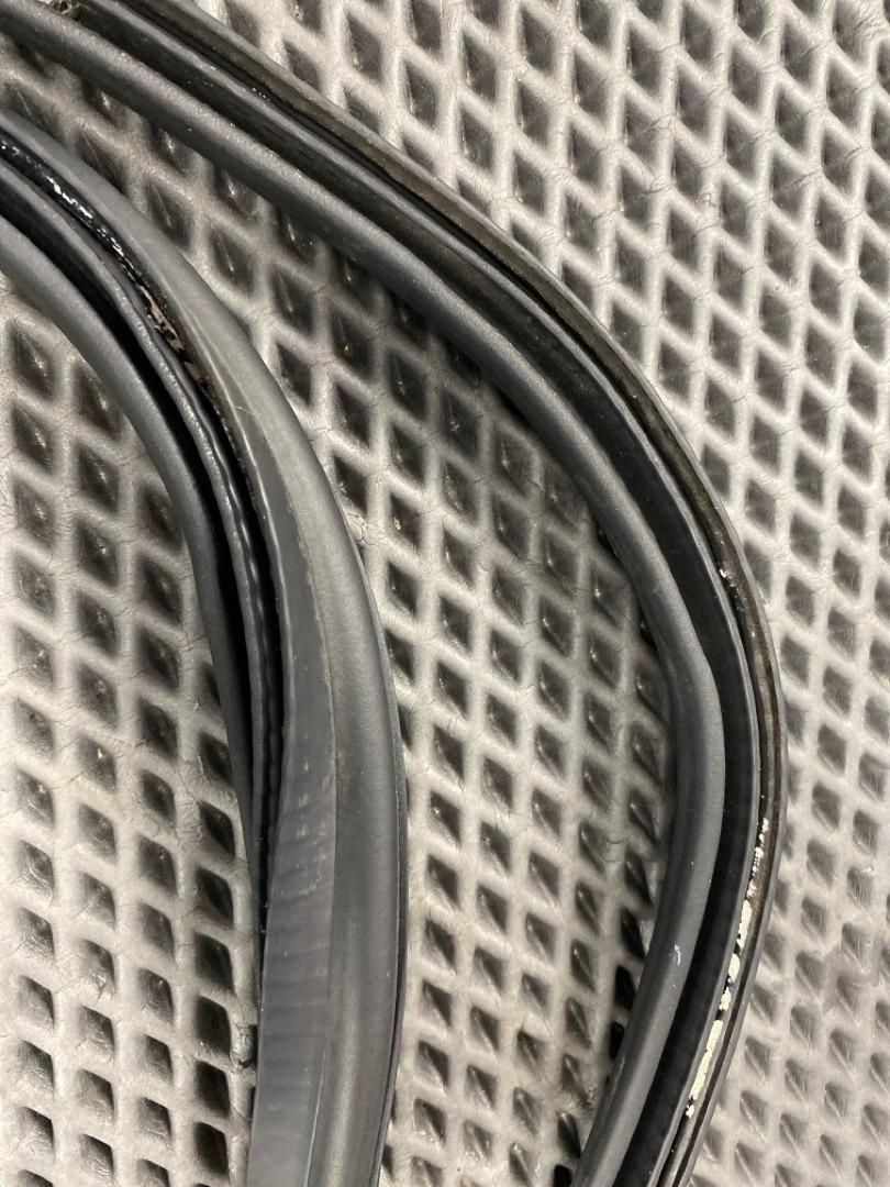 Уплотнитель крышки багажника, 1430 рублей, Красноярск