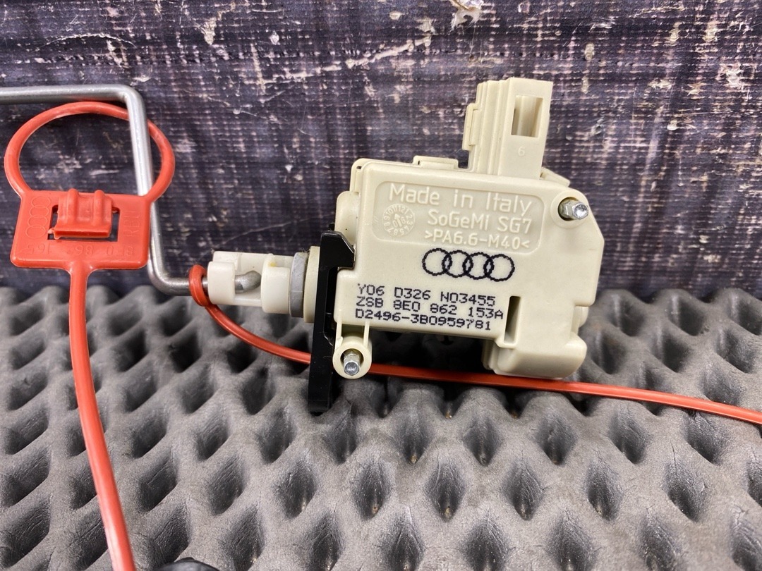 Замок лючка бензобака, 930 рублей, Красноярск