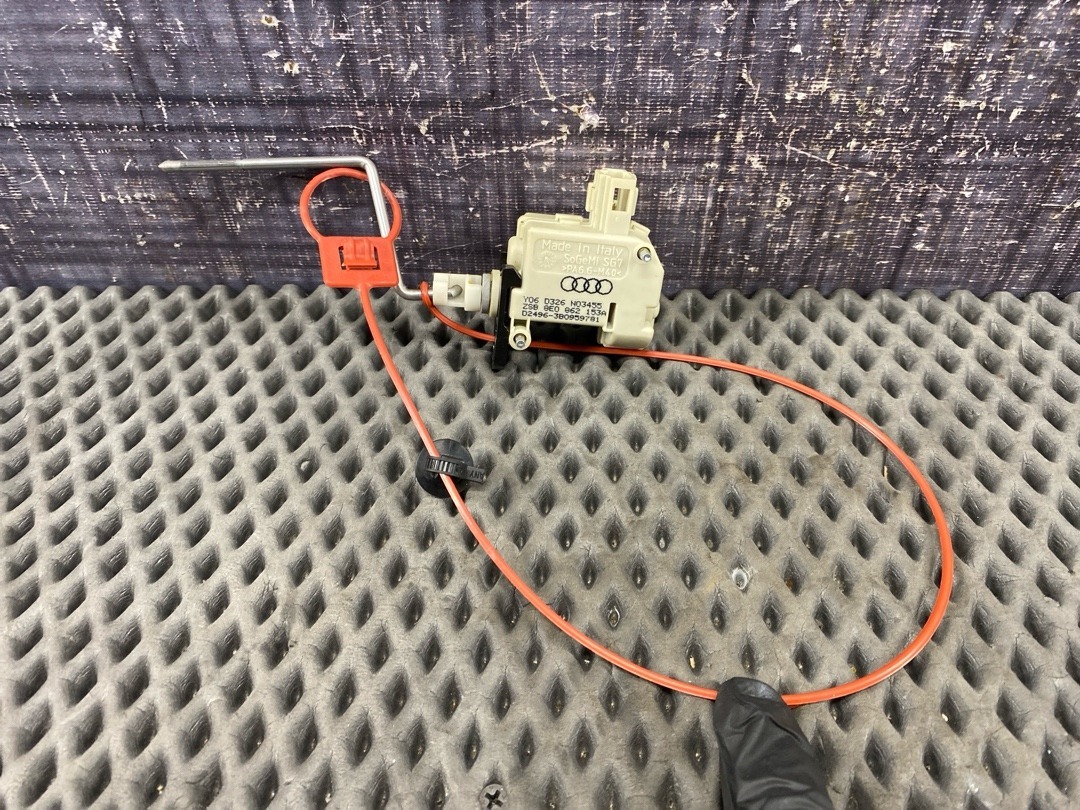 Замок лючка бензобака, 930 рублей, Красноярск