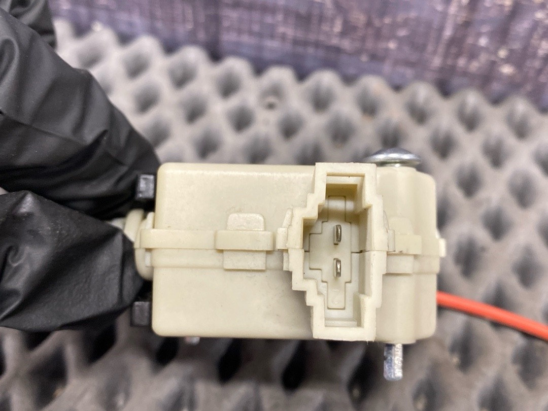 Замок лючка бензобака, 930 рублей, Красноярск