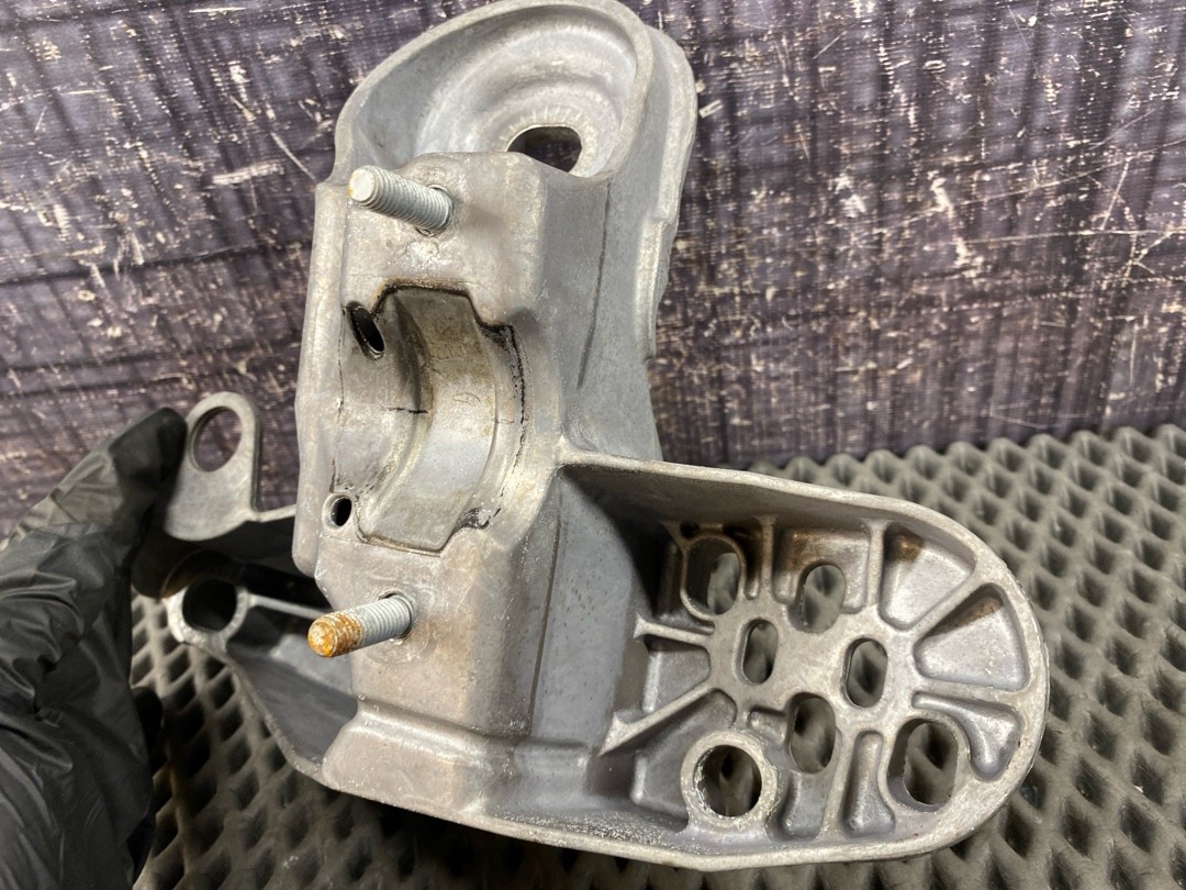 Кронштейн двигателя, 1210 рублей, Красноярск