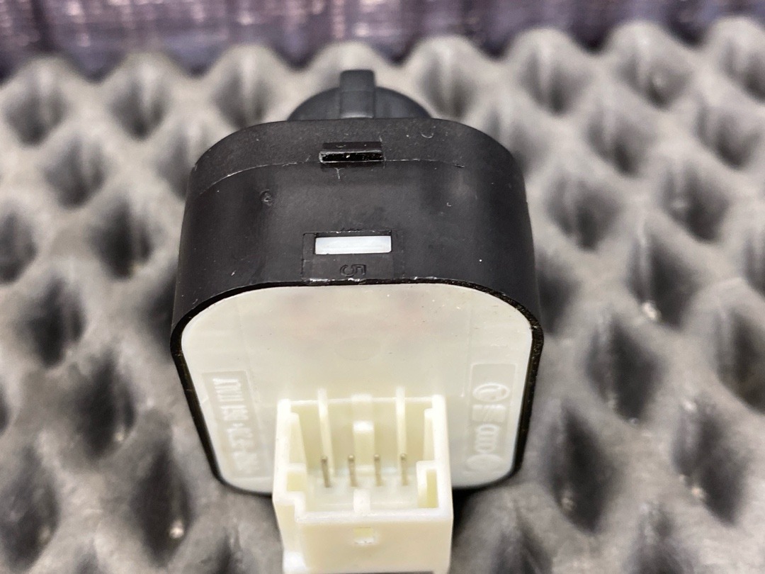 Кнопка регулировки зеркал, 1340 рублей, Красноярск