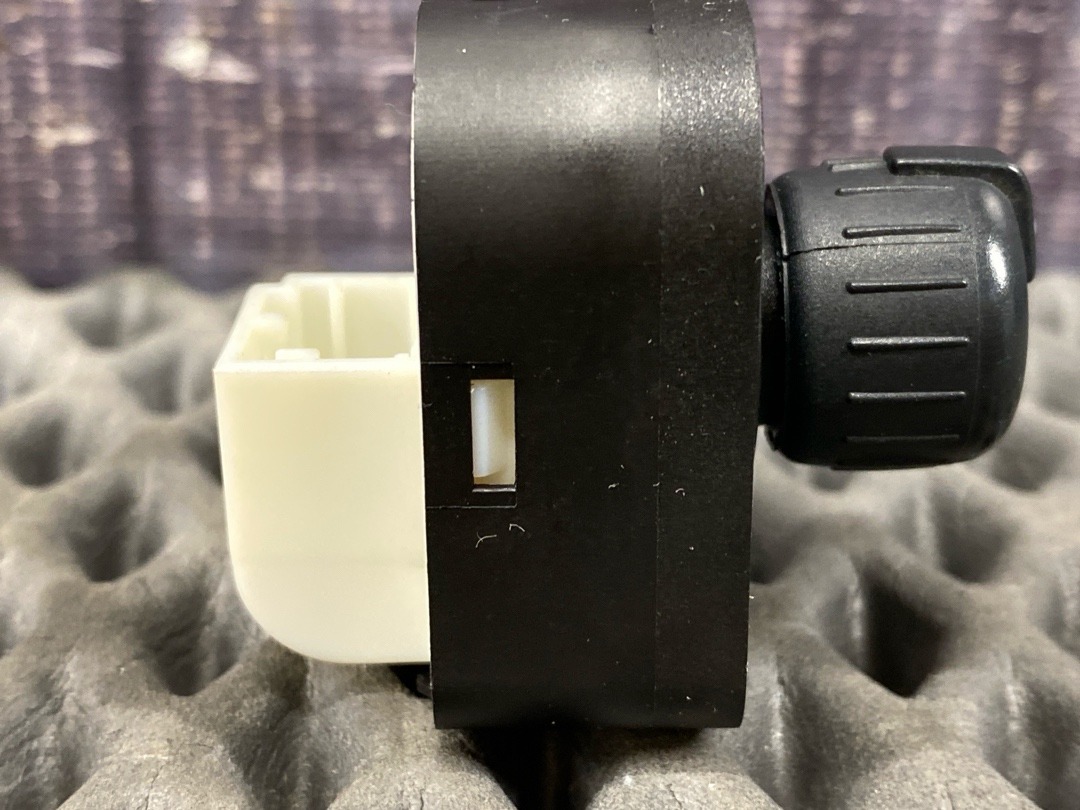 Кнопка регулировки зеркал, 1340 рублей, Красноярск