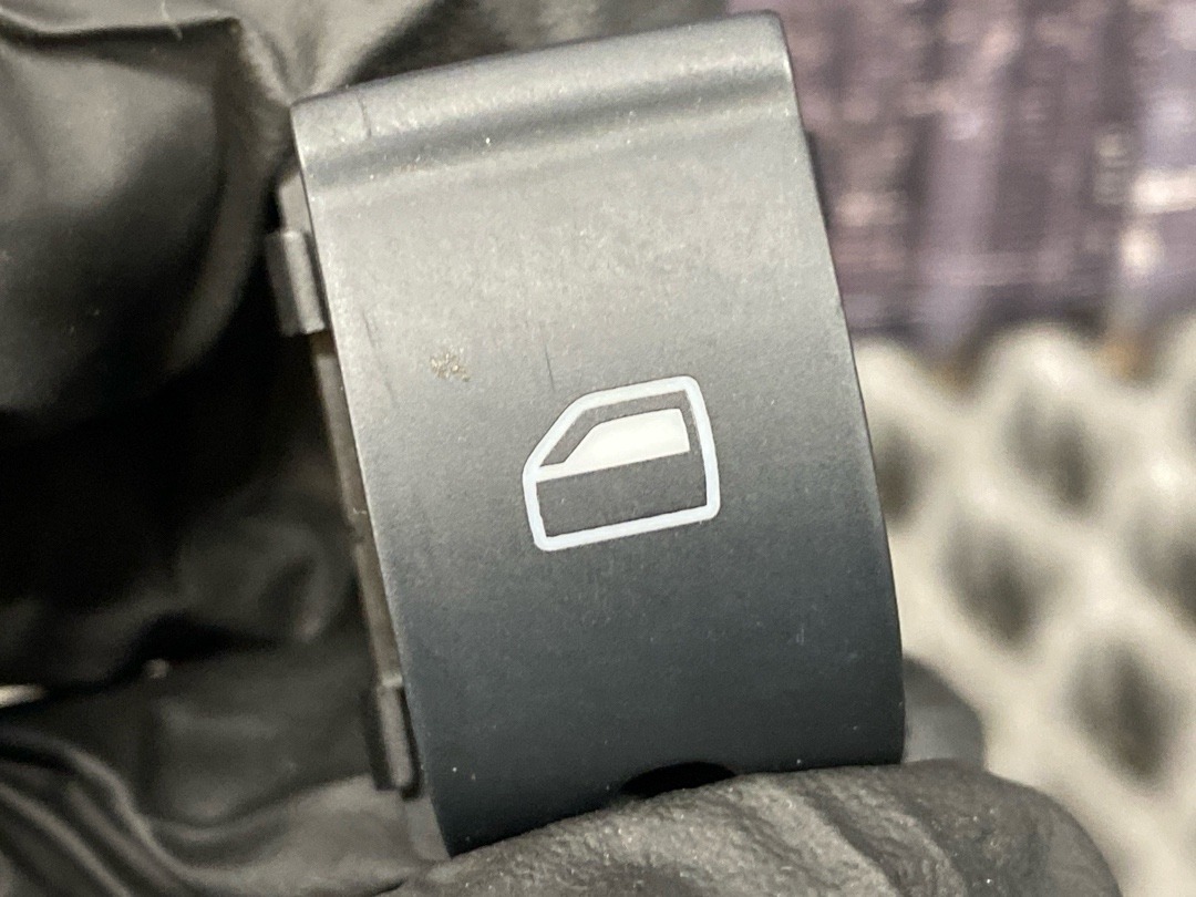 Кнопка стеклоподъемника, 570 рублей, Красноярск