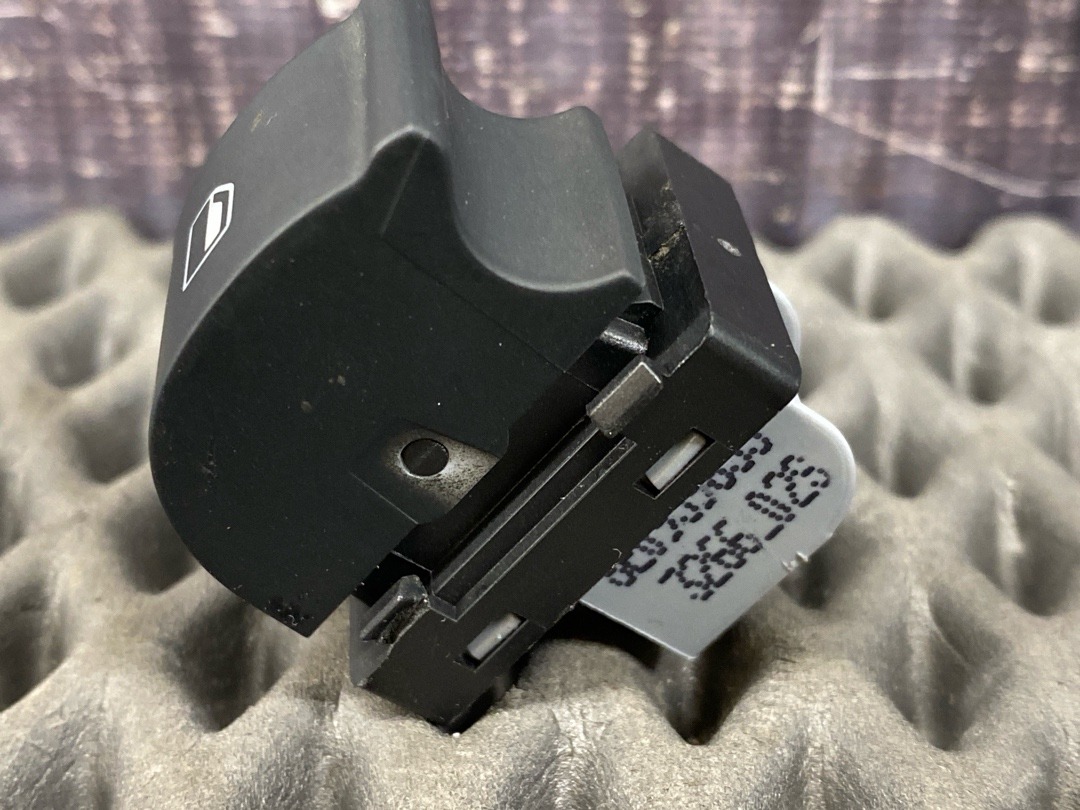 Кнопка стеклоподъемника, 570 рублей, Красноярск