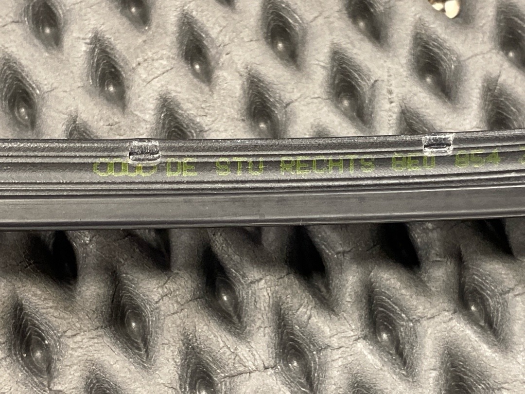 Молдинг лобового стекла, 1680 рублей, Красноярск