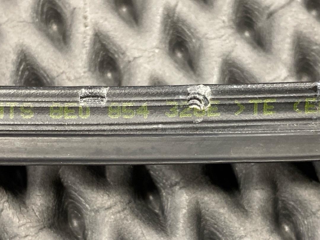 Молдинг лобового стекла, 1680 рублей, Красноярск