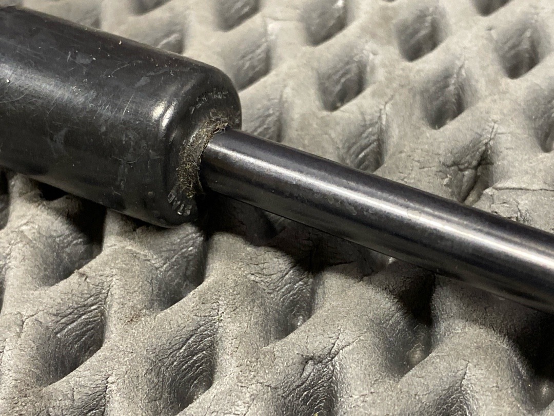 Амортизатор багажника, 730 рублей, Красноярск