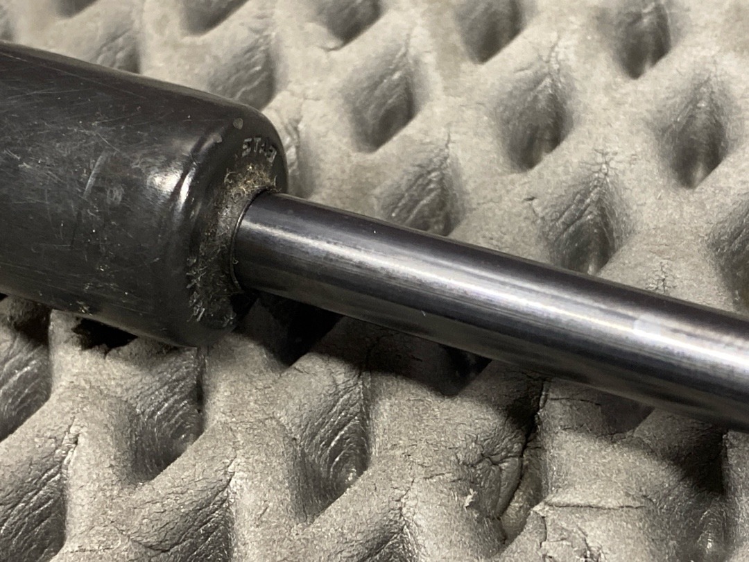 Амортизатор багажника, 730 рублей, Красноярск