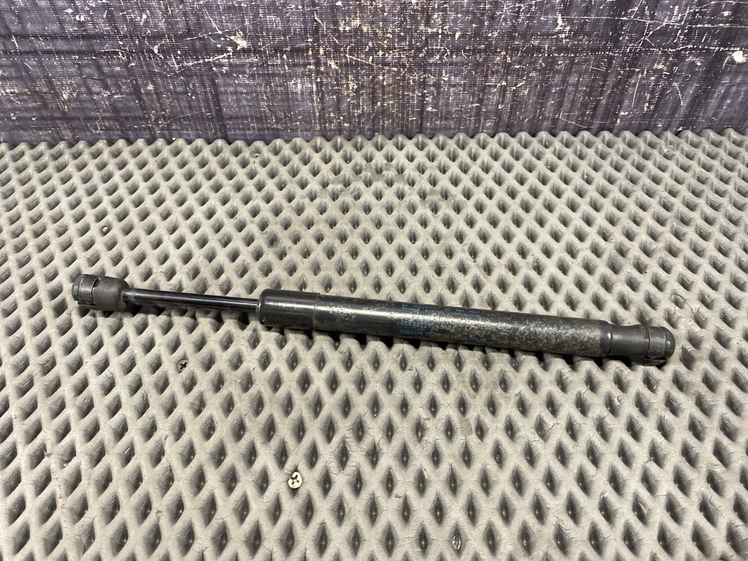 Амортизатор багажника, 730 рублей, Красноярск