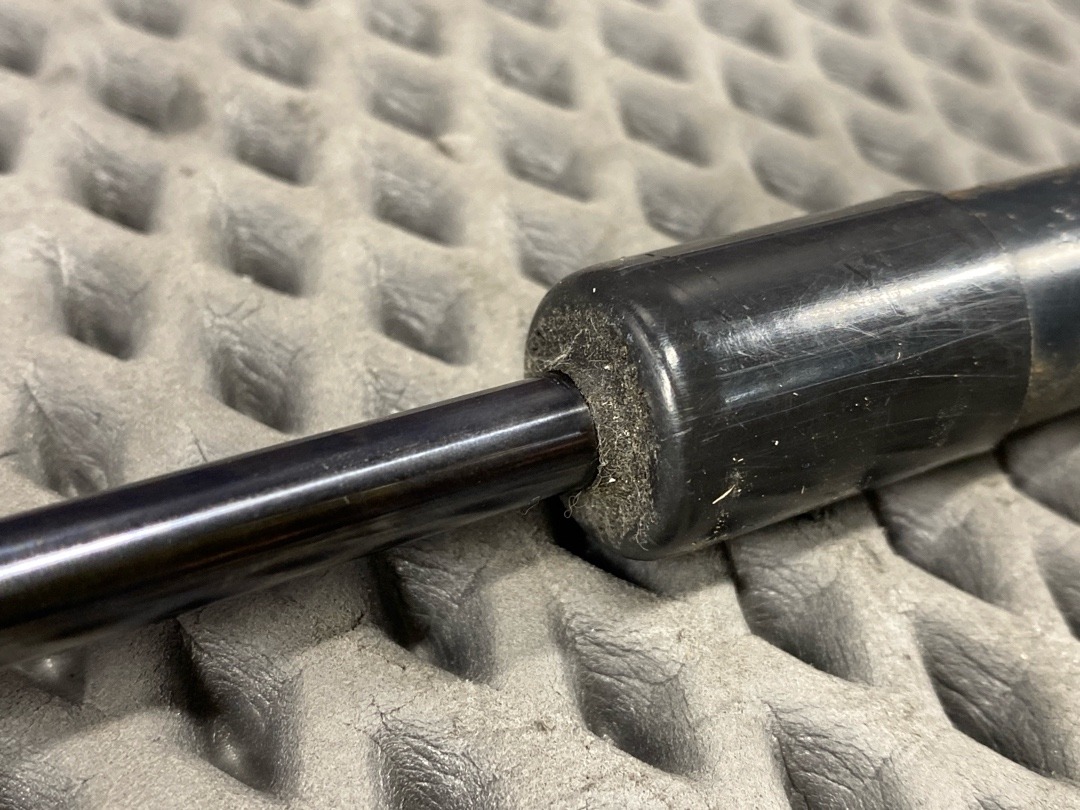 Амортизатор багажника, 730 рублей, Красноярск