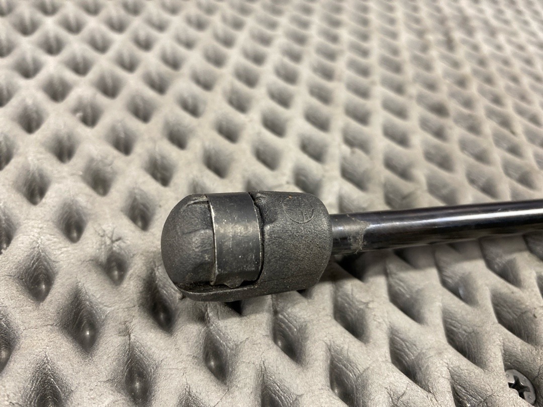 Амортизатор багажника, 730 рублей, Красноярск