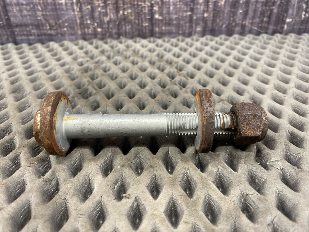 Болт развальный, 820 рублей, Красноярск