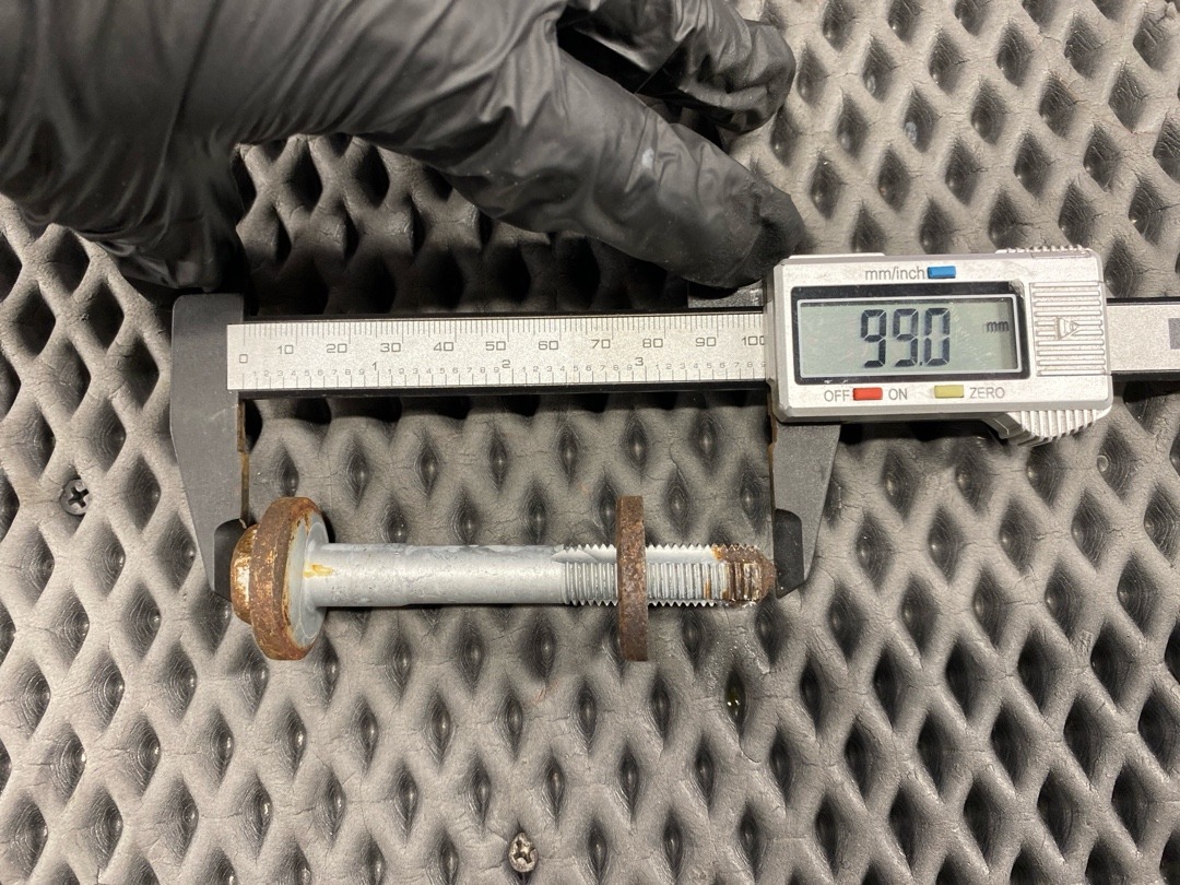 Болт развальный, 820 рублей, Красноярск