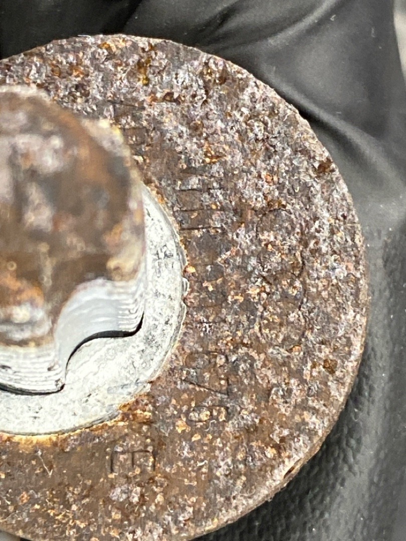 Болт развальный, 820 рублей, Красноярск