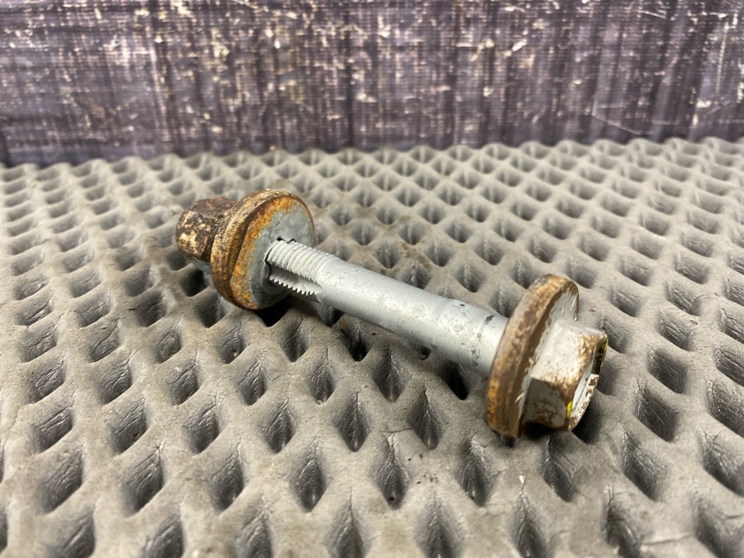 Болт развальный, 820 рублей, Красноярск