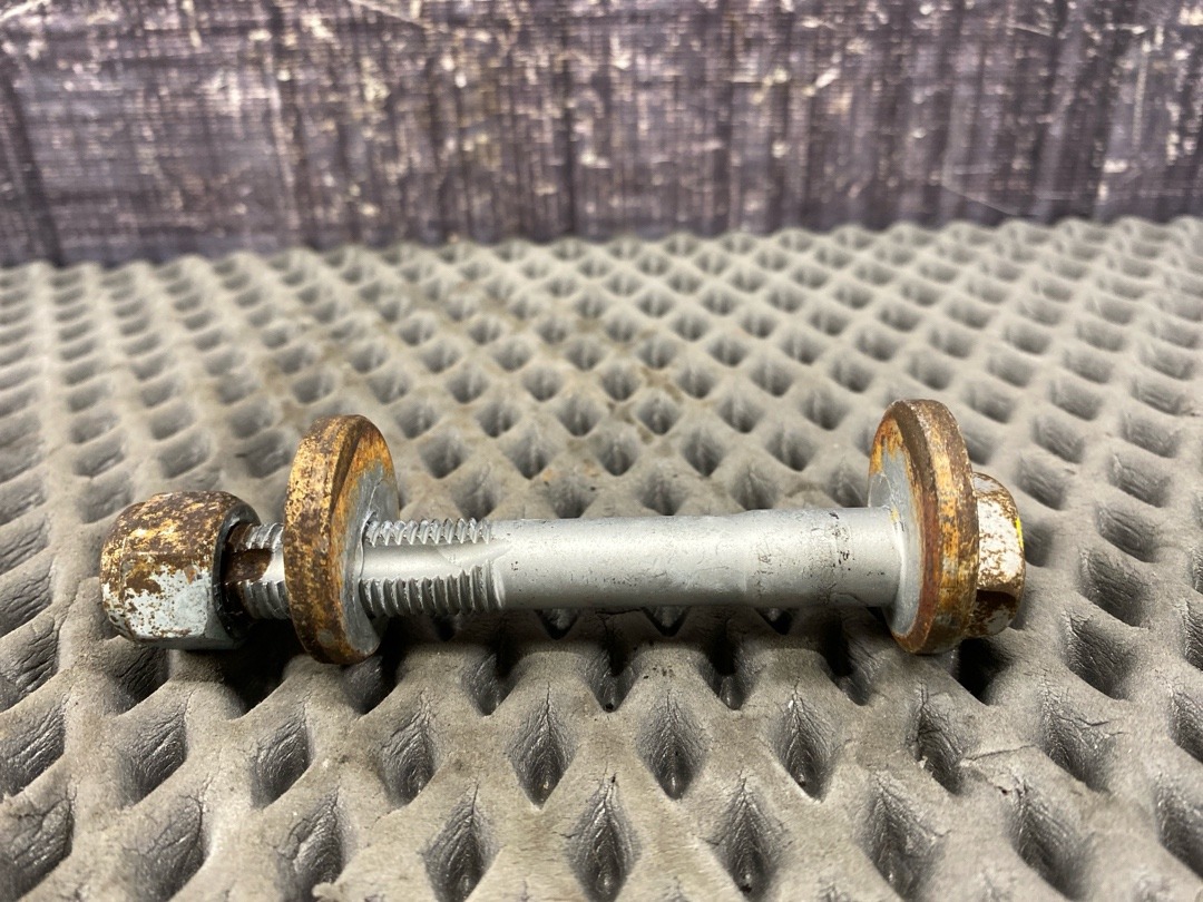 Болт развальный, 820 рублей, Красноярск