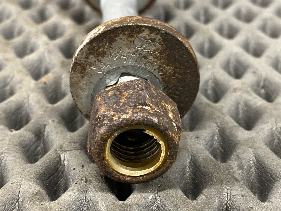 Болт развальный, 820 рублей, Красноярск