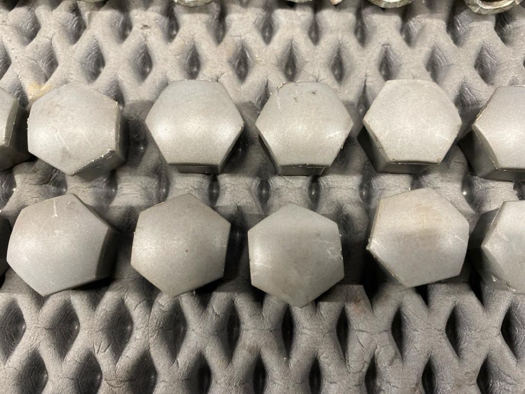 Комплект колесных болтов, 3340 рублей, Красноярск