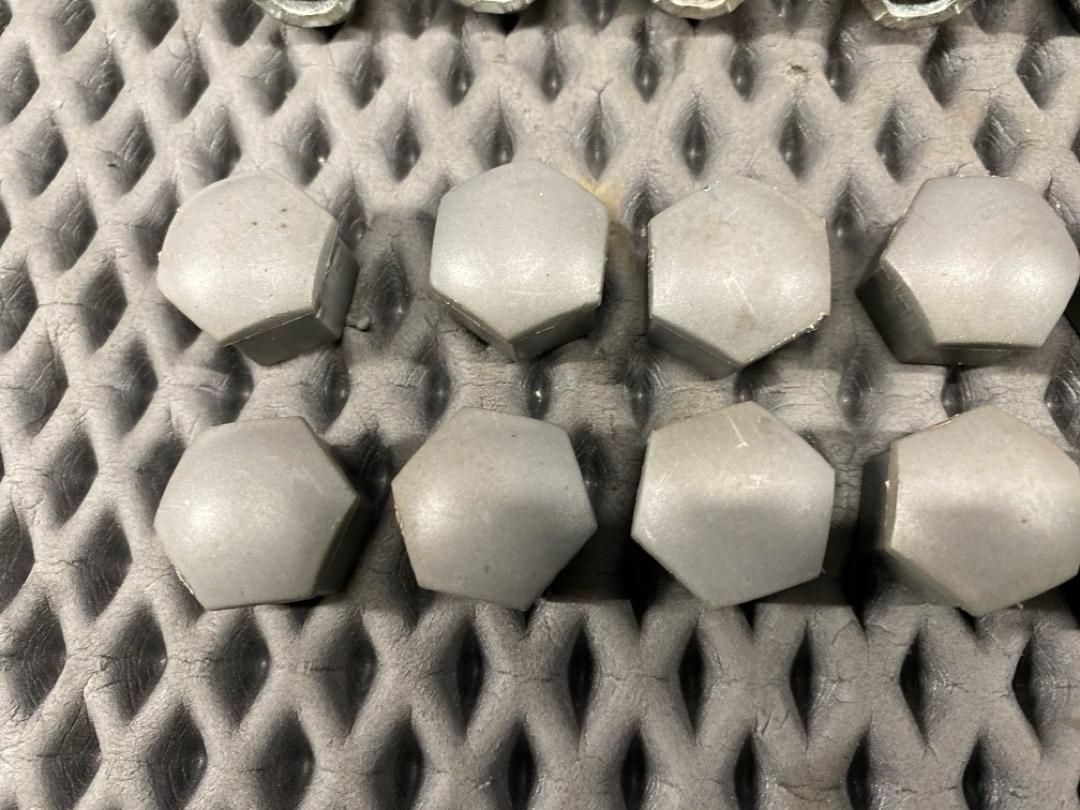 Комплект колесных болтов, 3340 рублей, Красноярск