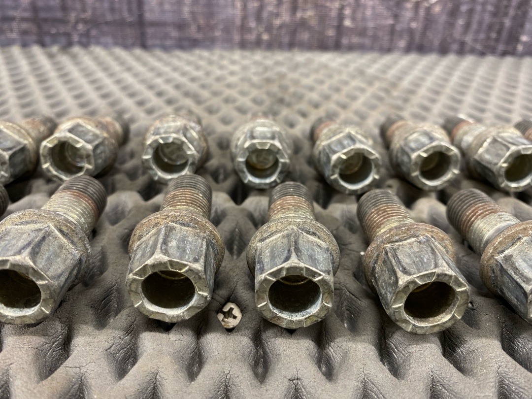 Комплект колесных болтов, 3340 рублей, Красноярск