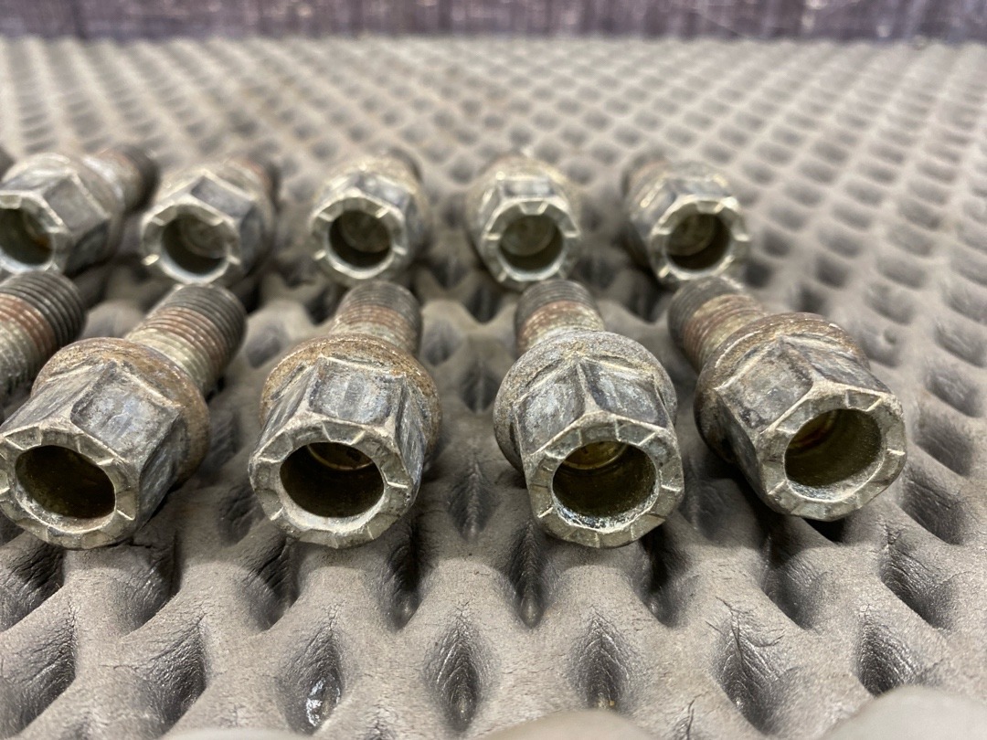 Комплект колесных болтов, 3340 рублей, Красноярск